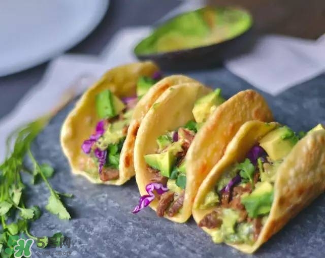 牛油果沙拉怎么做？牛油果沙拉用什么醬？