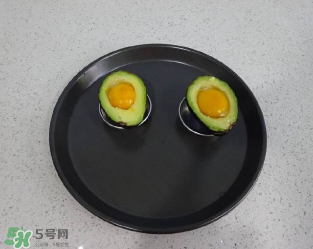 牛油果沙拉怎么做？牛油果沙拉用什么醬？