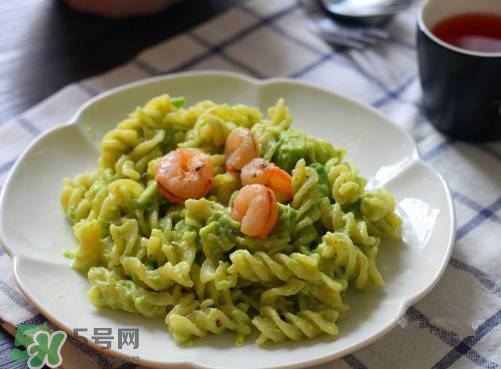 牛油果沙拉怎么做？牛油果沙拉用什么醬？