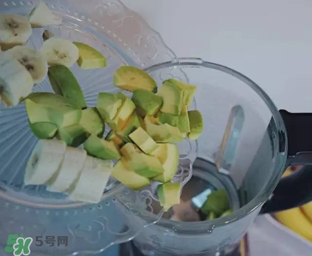 牛油果沙拉怎么做？牛油果沙拉用什么醬？