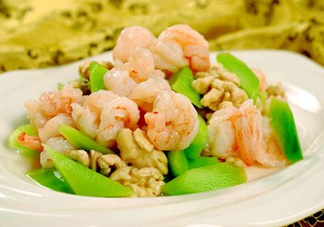 新鮮核桃外殼發(fā)霉能吃嗎？新鮮核桃長毛還能吃嗎？