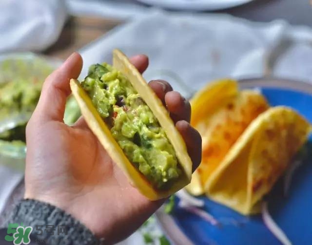 牛油果沙拉怎么做？牛油果沙拉用什么醬？