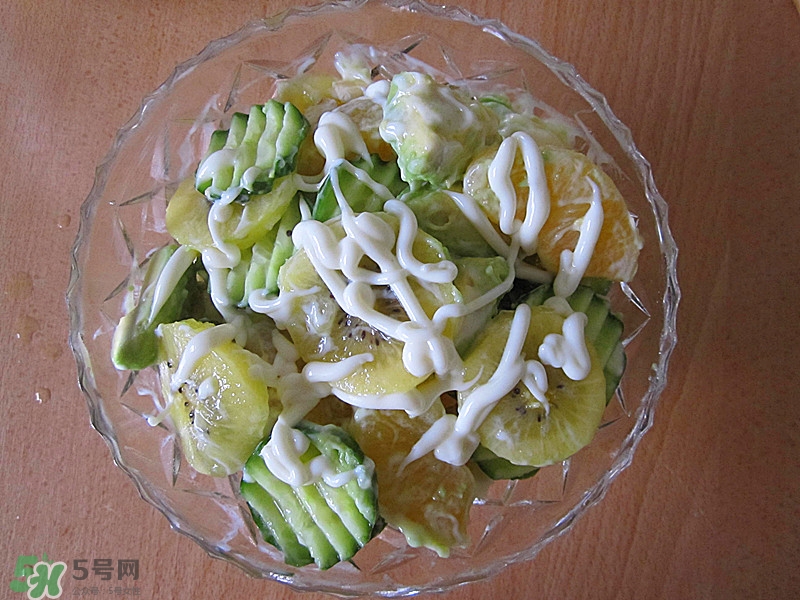 牛油果沙拉怎么做？牛油果沙拉用什么醬？