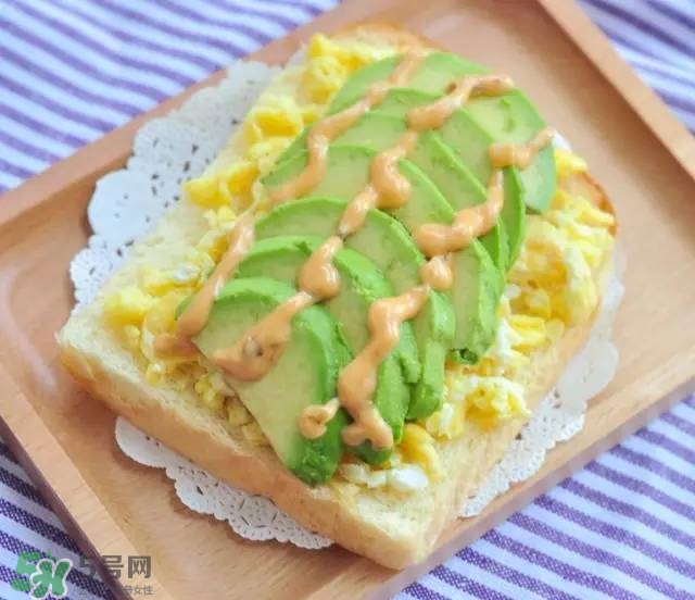 牛油果沙拉怎么做？牛油果沙拉用什么醬？