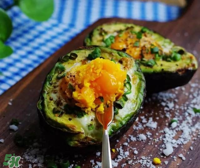 牛油果沙拉怎么做？牛油果沙拉用什么醬？