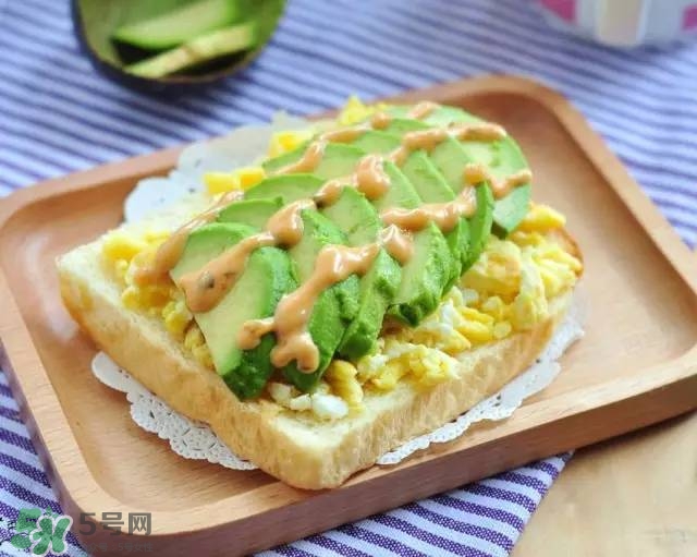 牛油果沙拉怎么做？牛油果沙拉用什么醬？