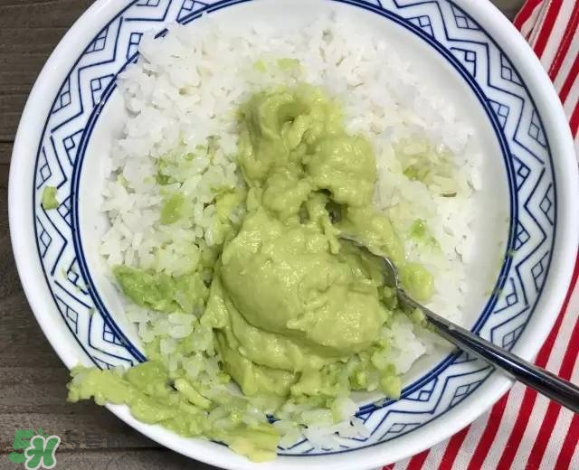 牛油果沙拉怎么做？牛油果沙拉用什么醬？