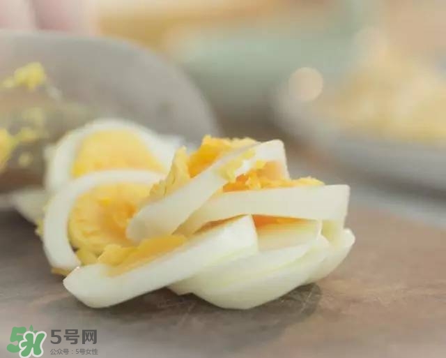 牛油果沙拉怎么做？牛油果沙拉用什么醬？