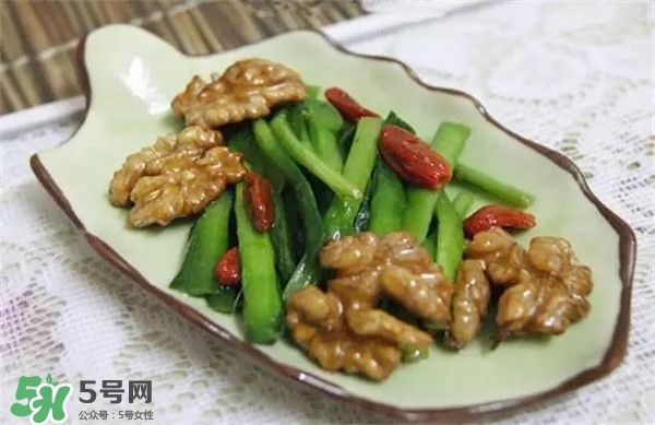 新鮮核桃怎么吃？新鮮核桃怎么給寶寶吃？