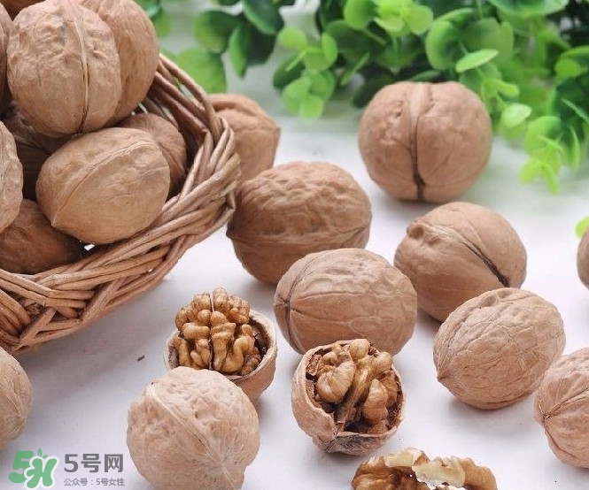 核桃磨成粉還有營(yíng)養(yǎng)嗎？核桃粉和核桃哪個(gè)更好？