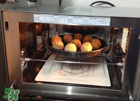 微波爐平板好還是轉(zhuǎn)盤好？微波爐機(jī)械式好還是電腦式好