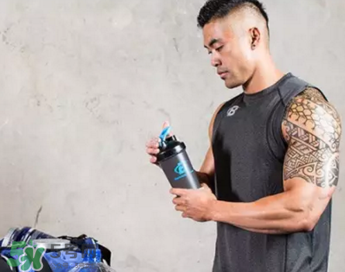 肌酸會(huì)導(dǎo)致痛風(fēng)嗎？肌酸會(huì)影響睡眠嗎？