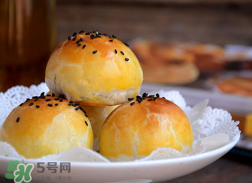 蛋黃酥有什么餡 蛋黃酥什么餡好吃 蛋黃酥有什么餡 蛋黃酥什么餡好吃