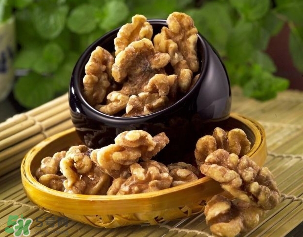 核桃磨成粉還有營(yíng)養(yǎng)嗎？核桃粉和核桃哪個(gè)更好？