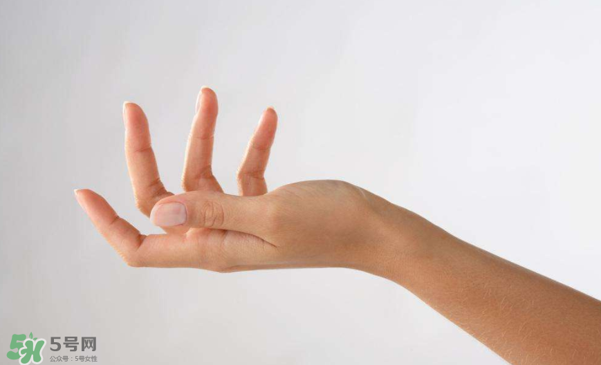 甲周倒刺怎么辦？手部角質(zhì)厚怎么辦？