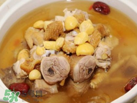 板栗煲雞湯的營養(yǎng)價值_板栗煲雞湯的功效與作用