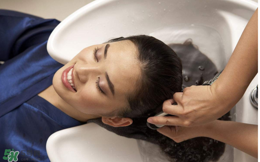 頭發(fā)能不能天天洗？掉頭發(fā)是不是腎虛？