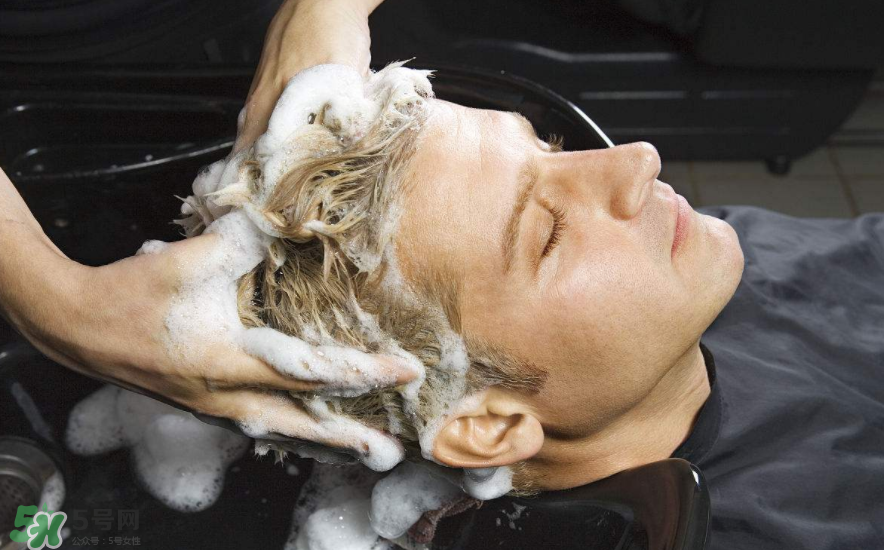 頭發(fā)能不能天天洗？掉頭發(fā)是不是腎虛？