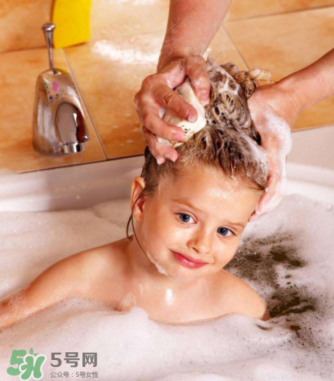 每天掉頭發(fā)正常嗎？關(guān)于護(hù)發(fā)誤區(qū)