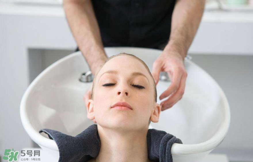 每天掉頭發(fā)正常嗎？關(guān)于護(hù)發(fā)誤區(qū)