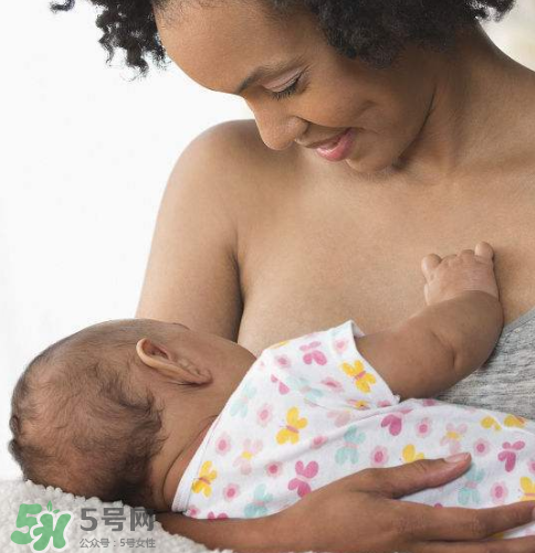 寶寶突然不吃母乳了怎么回事？寶寶不吃母乳是為什么？