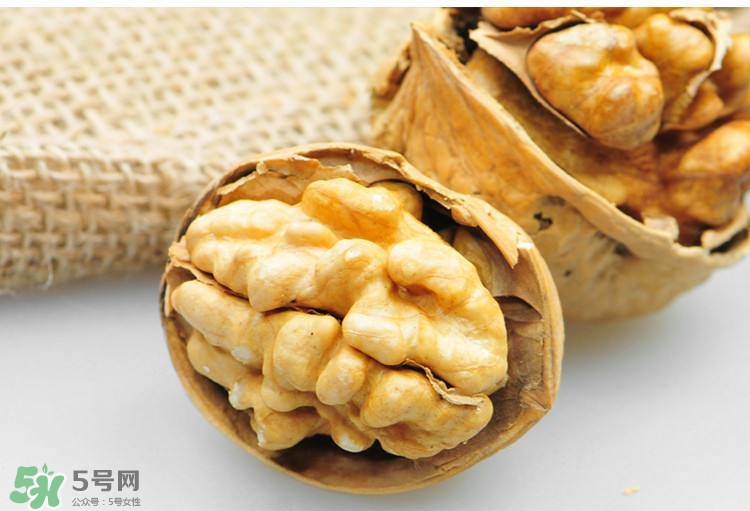 核桃可以空腹吃嗎？核桃飯前吃好還是飯后吃好？