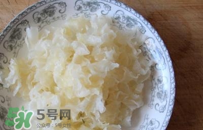 雪蛤能和銀耳一起燉嗎？雪蛤銀耳羹怎么做？
