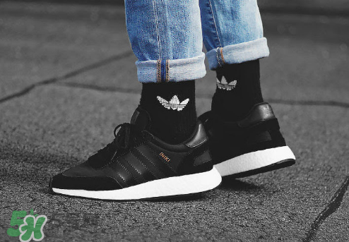 adidas iniki runner boost酷黑配色上腳效果怎么樣？