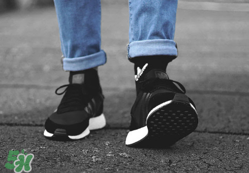 adidas iniki runner boost酷黑配色上腳效果怎么樣？