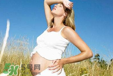 孕婦坐火車需要證明嗎？孕婦坐火車吃什么？