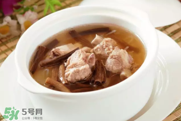 湯里的鈣鐵含量高不高？湯的蛋白質多嗎？