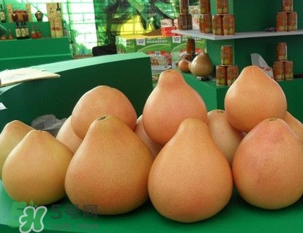 三紅蜜柚有什么功效？三紅蜜柚和金橙蜜柚哪個更好