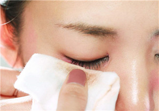 不同膚質(zhì)適合什么樣的卸妝產(chǎn)品？配合按摩會(huì)卸得更干凈嗎?