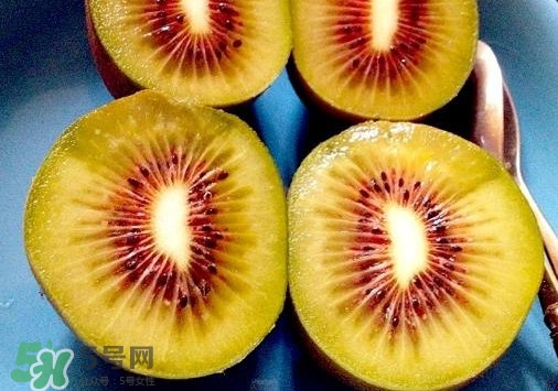 紅心獼猴桃和普通獼猴桃有什么區(qū)別？紅心獼猴桃的功效與作用