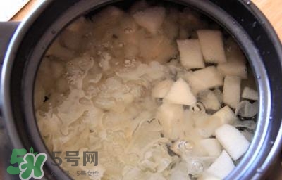 雪蛤能和銀耳一起燉嗎？雪蛤銀耳羹怎么做？