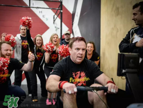 劃船機(jī)是練腹肌的嗎？劃船機(jī)的鍛煉方法