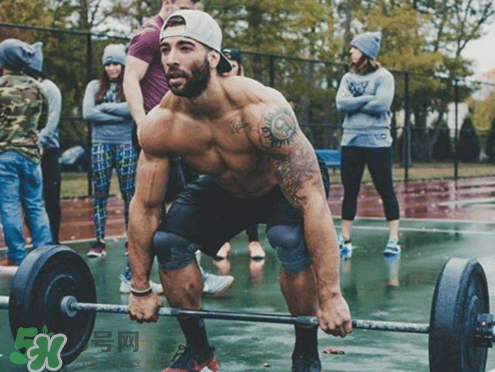 杠鈴劃船腰疼是什么原因？杠鈴劃船動作要領(lǐng)