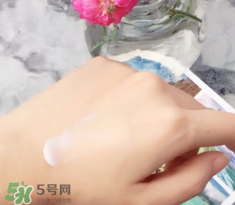 護(hù)發(fā)素可以抹在頭皮上嗎？