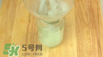 護(hù)發(fā)素能當(dāng)柔順劑嗎？護(hù)發(fā)素當(dāng)柔順劑好不好