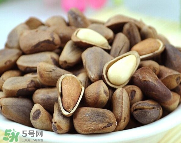 松籽什么季節(jié)采摘？吃松籽有什么好處？