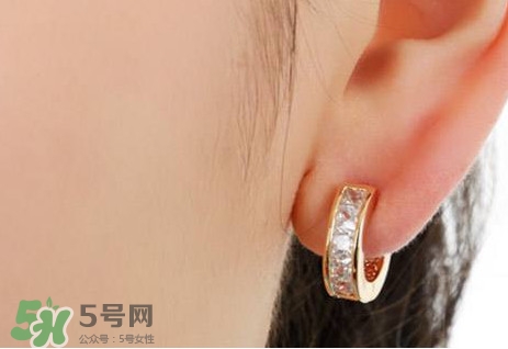 打耳洞發(fā)炎怎么辦？打耳洞多久可以隨便戴耳環(huán)