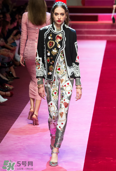 dolce gabbana2018春夏系列服裝怎么樣_好看嗎？