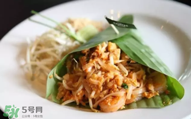 花生發(fā)芽后營養(yǎng)如何？花生殼煮水喝有什么用？