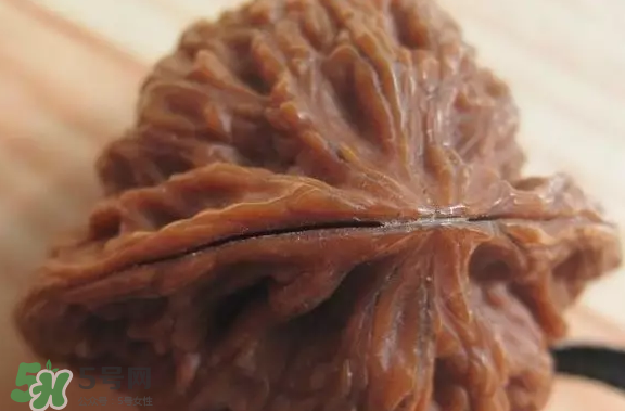 核桃開裂怎么辦？核桃為什么會(huì)開裂？