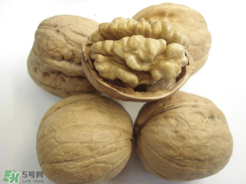 核桃上的陰皮是什么？核桃對血管的作用