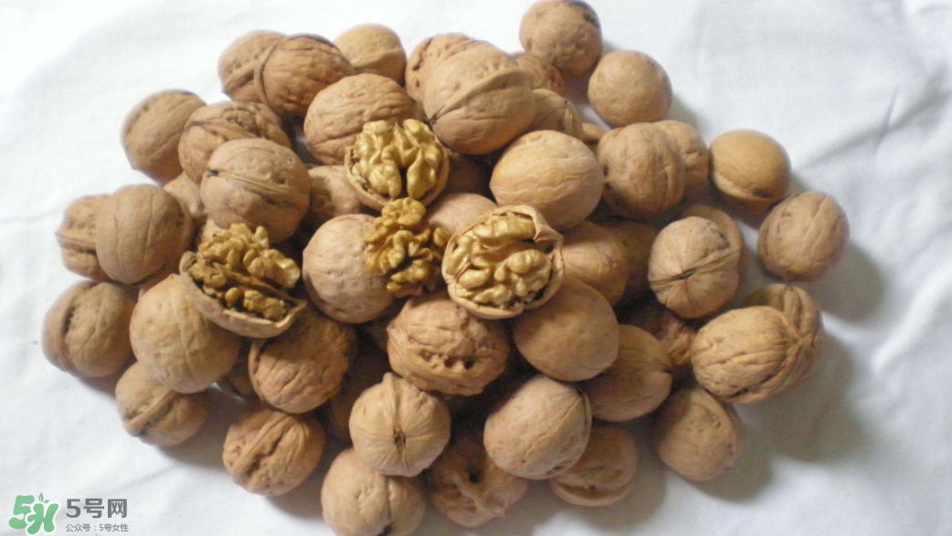 核桃酒是什么？核桃酒的功效是什么？