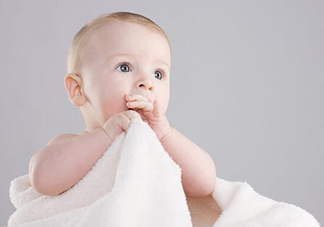 寶寶手指甲有白痕怎么回事？幼兒手指甲發(fā)白是缺鈣嗎