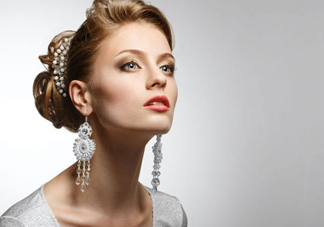 新打耳洞出血怎么處理？新打耳洞有血腫怎么辦