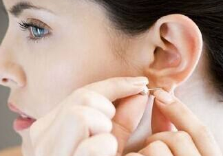 打耳洞什么時(shí)候打最好？新打耳洞癢是怎么回事