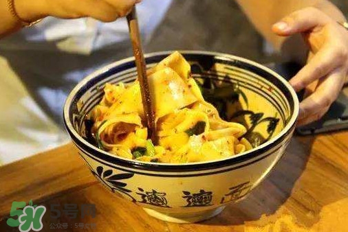 biangbiang面怎么寫？biangbiang面和油潑面的區(qū)別